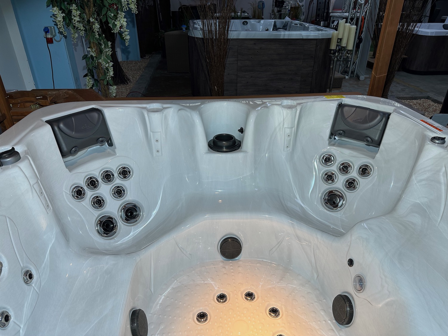 Sale Outdoor Whirlpool Meridian