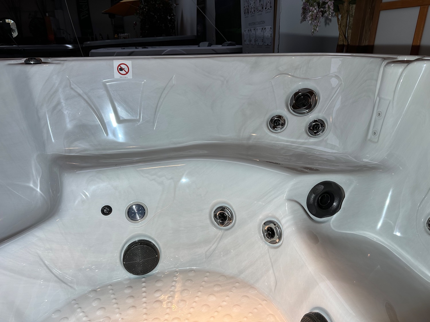 Aussteller Outdoor Whirlpool Meridian