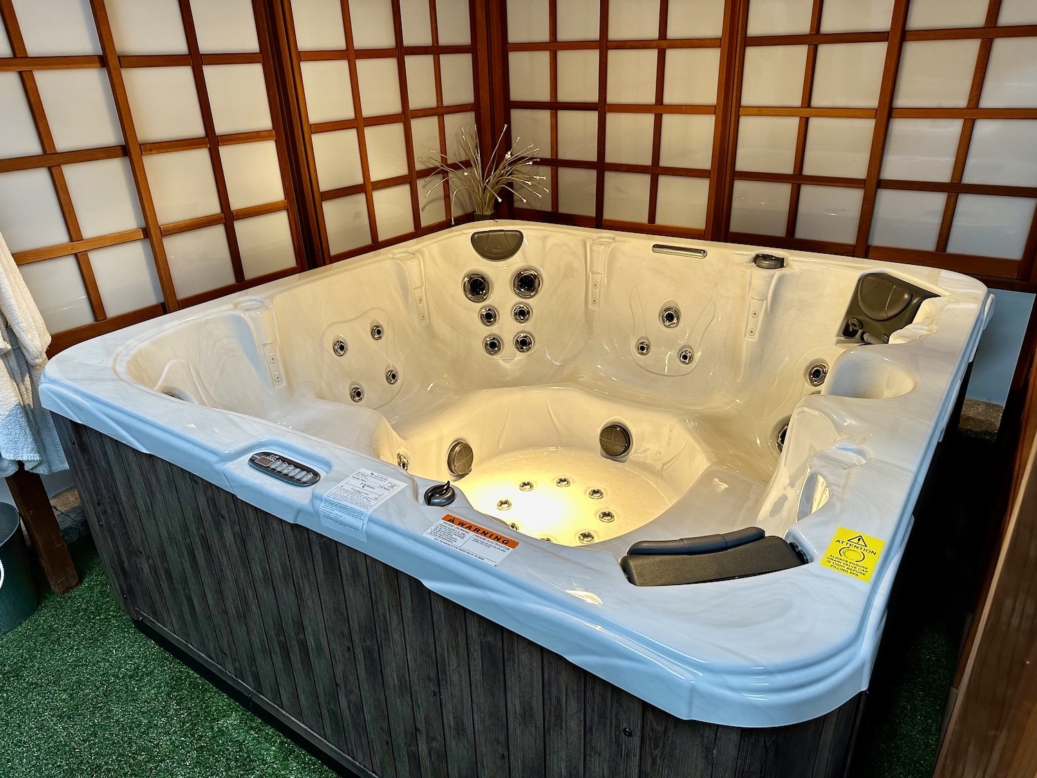 Angebot Outdoor Whirlpool Meridian