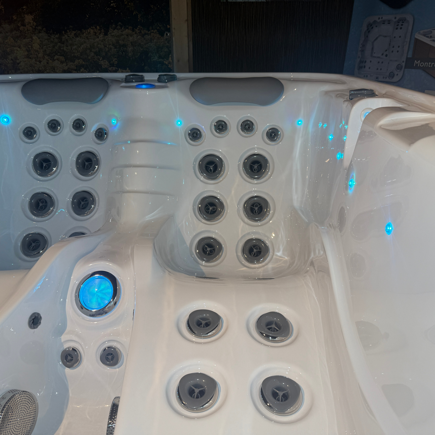 Whirlpool Abverkauf Vancouver von Waterwave Spas