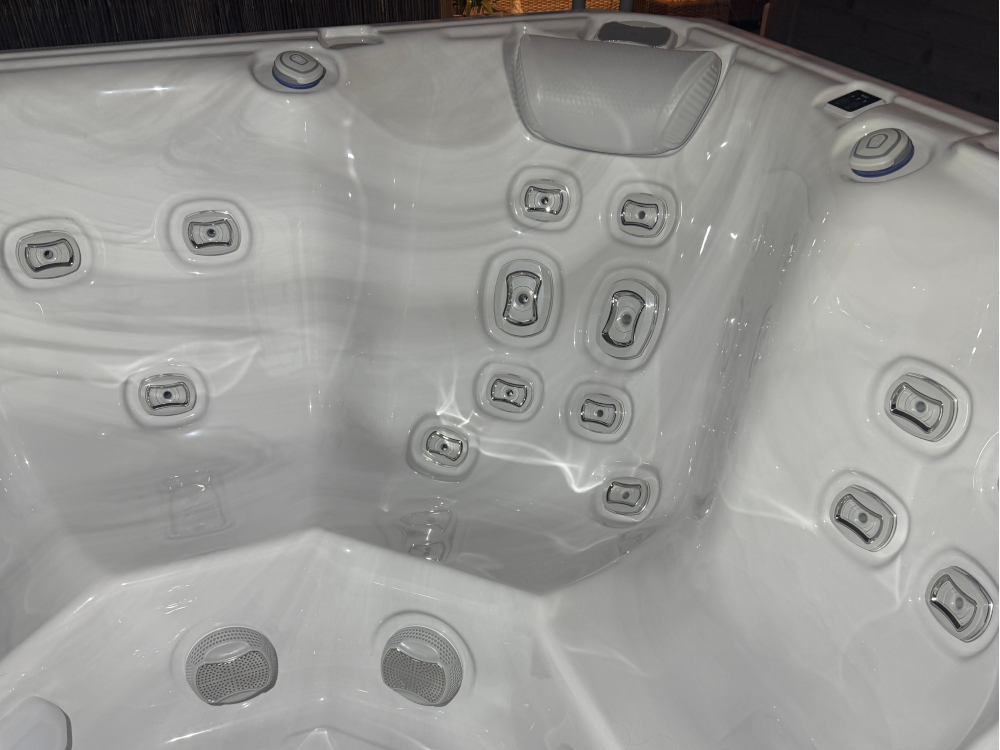 Whirlpool Angebote von Wellis