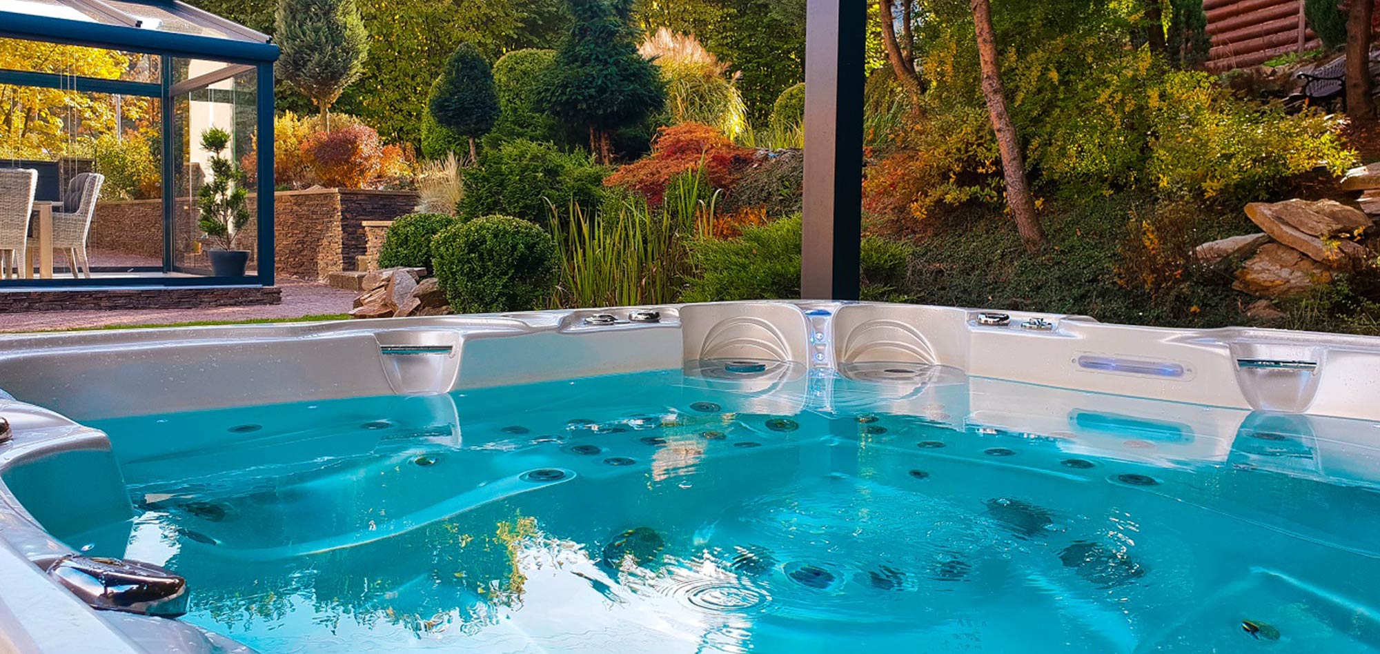 Whirlpool mit Wasser in Ennepetal