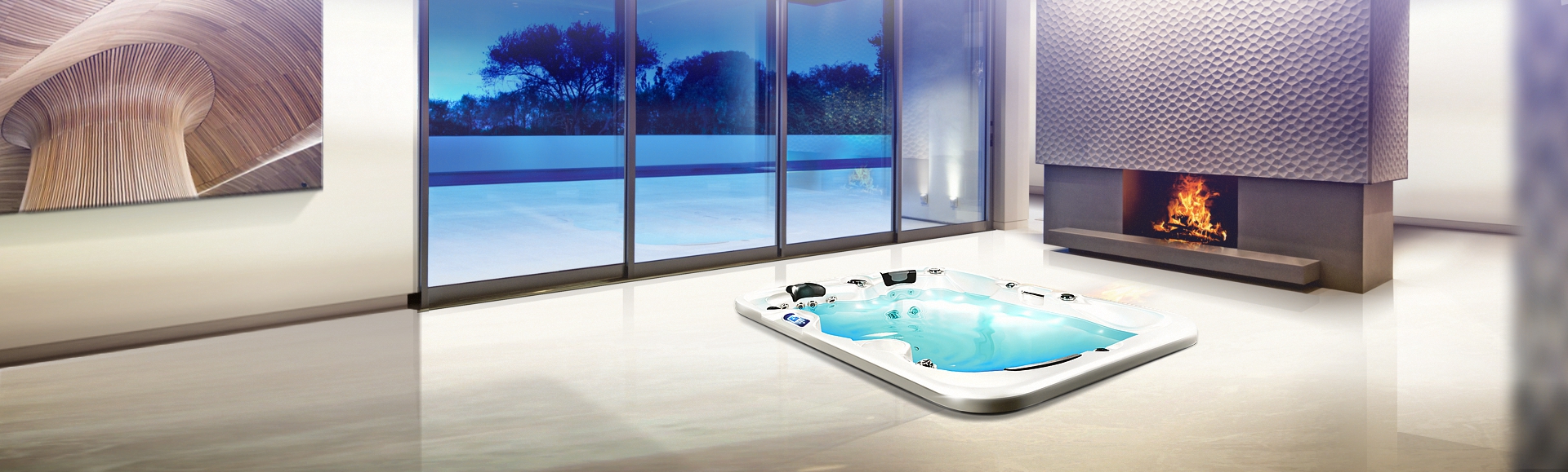 Outdoor Whirlpool Corall im Indoor Bereicht gefüllt neben einem Kamin