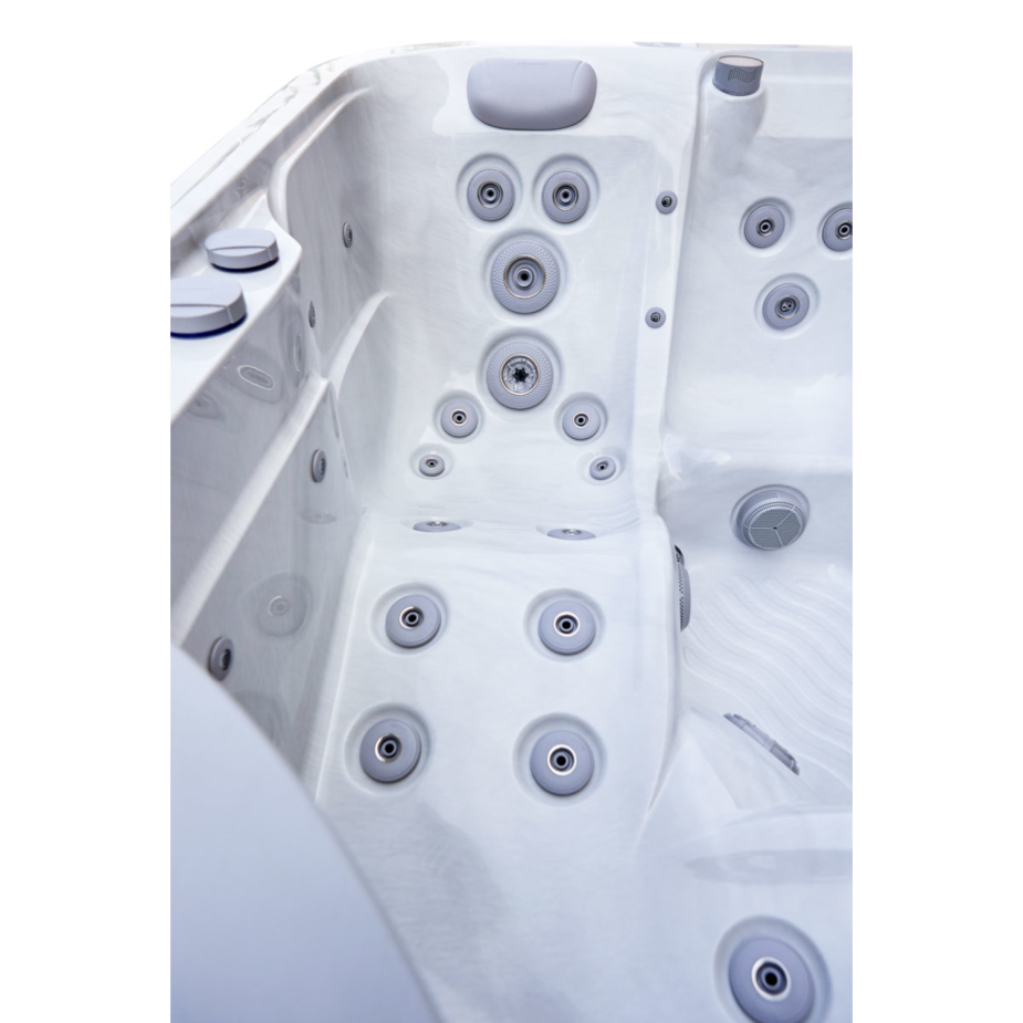 Liege eines 3 Personen Outdoor Whirlpool