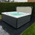 Outdoor Whirlpool Alaska auf einer Terrasse im Garten