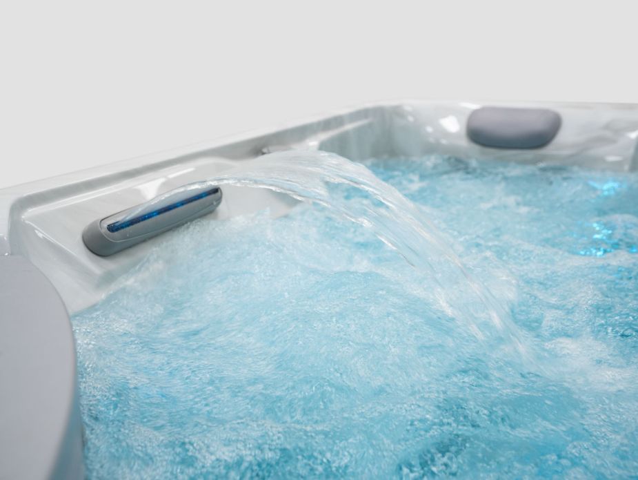 Zusätze eines Whirlpools, Wasserfall für die Nackenmassage