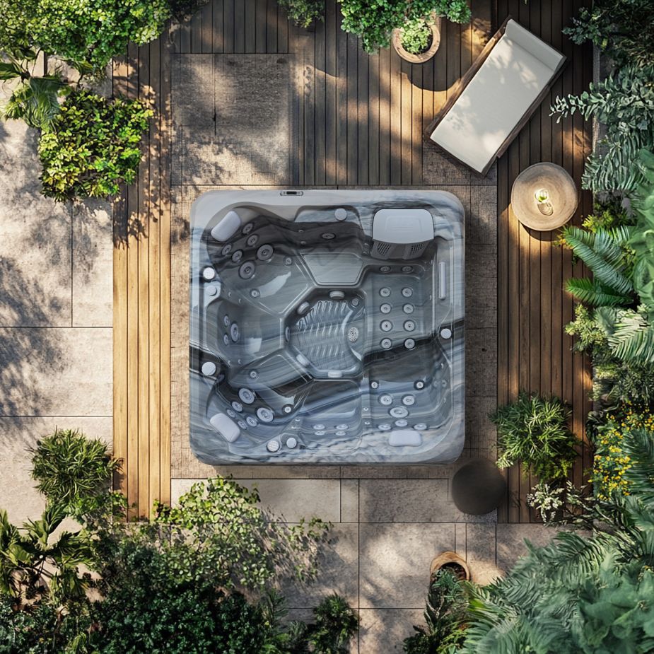 Dunkler Whirlpool auf einer Holz Terrasse