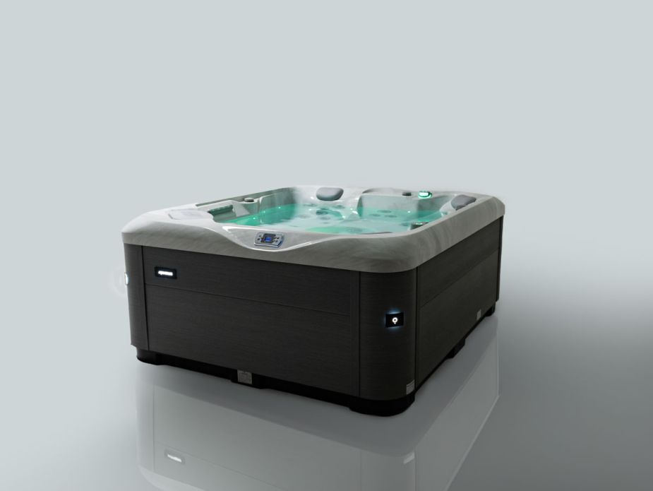 Gefüllter Aussen Whirlpool Aspen