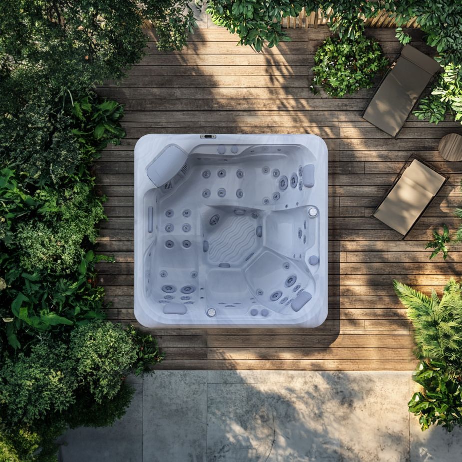 Whirlpool auf Holzterasse