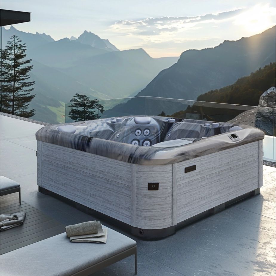 Whirlpool auf einer Dachterasse